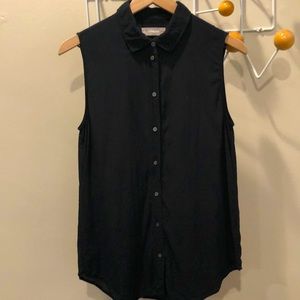 Everlane Silk Sleeveless Button Up in Black